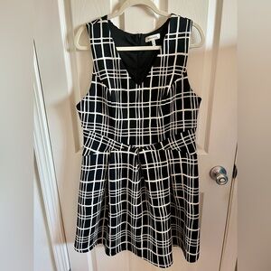 Monteau Black and White Geometric Dress